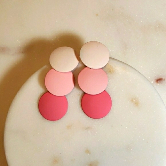 Gradient Color Round Disc Statement Earrings - Picture 2 of 3